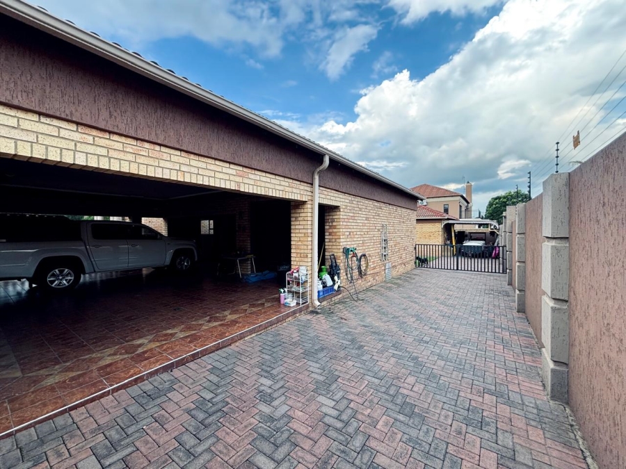 4 Bedroom Property for Sale in Vaalpark Free State
